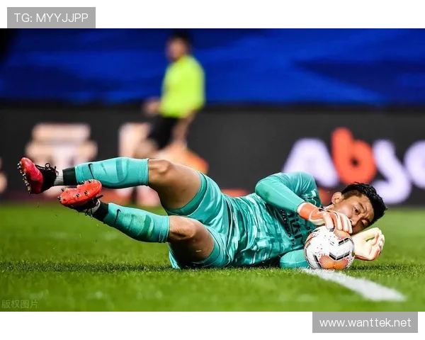 上海申花关键战表现持续波动，问题在强强对话中逐步体现