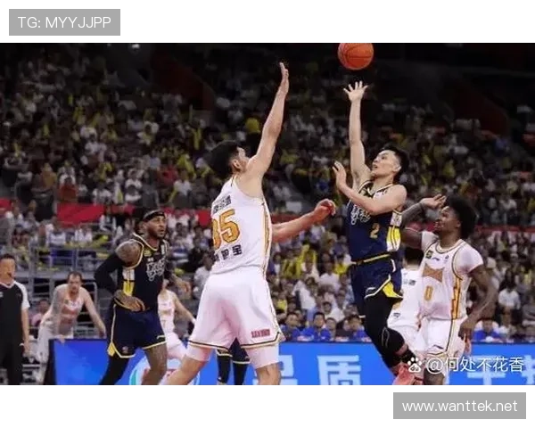篮球拉人犯规怎么判定？帮你快速理解规则要点
