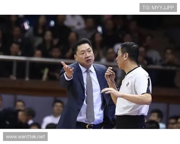 篮球裁判判罚流程深度解析：从违例到宣判的全过程